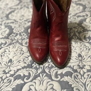 Ariat Red Ankle Boots with Pointed Toe and Decorative Stitching